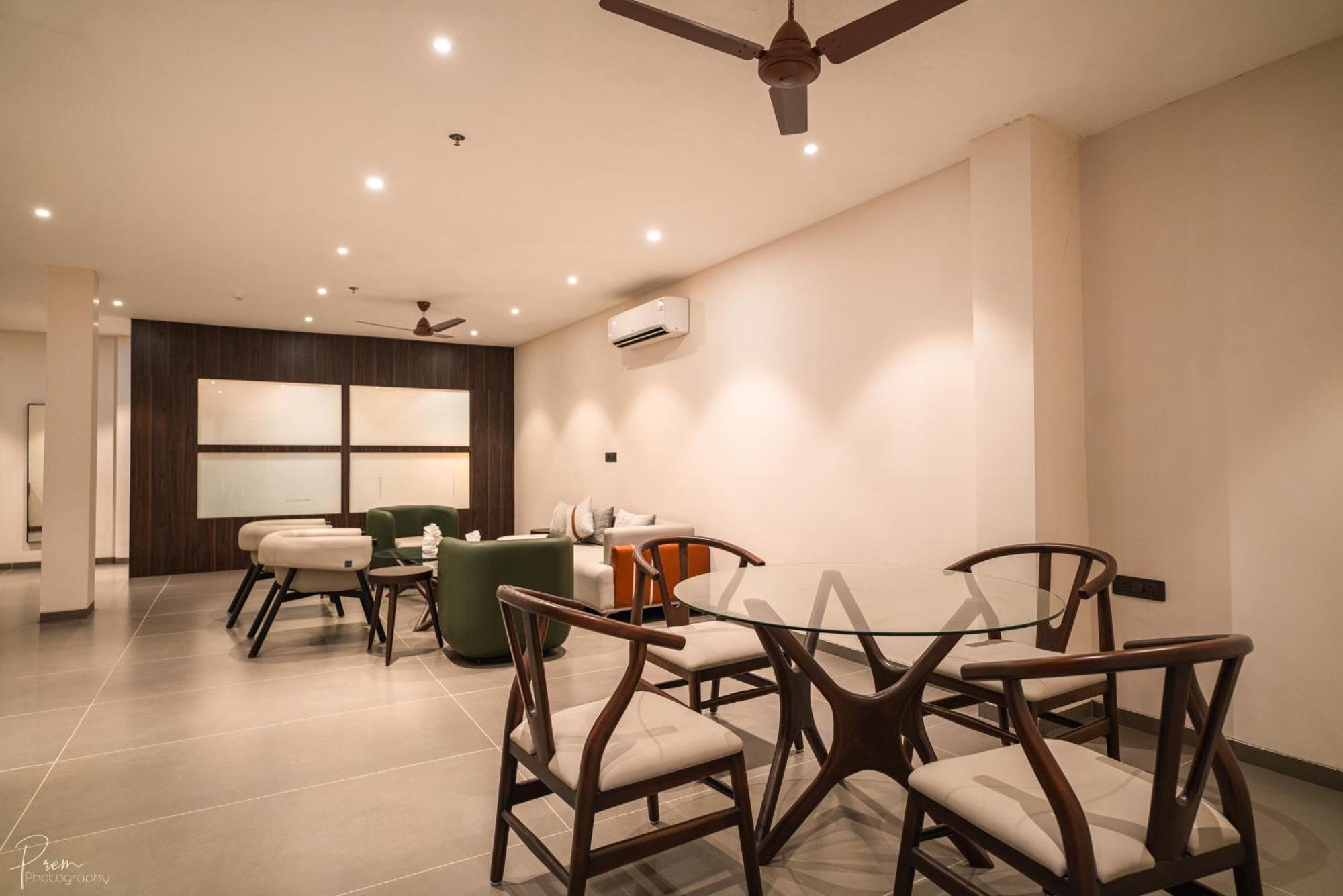 Hotel Omaya Garden Rāipur Eksteriør billede