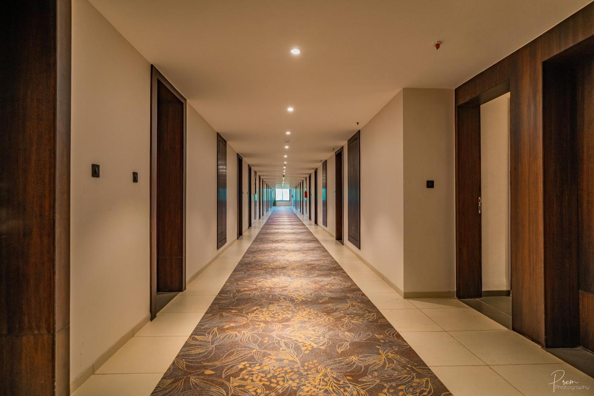 Hotel Omaya Garden Rāipur Eksteriør billede