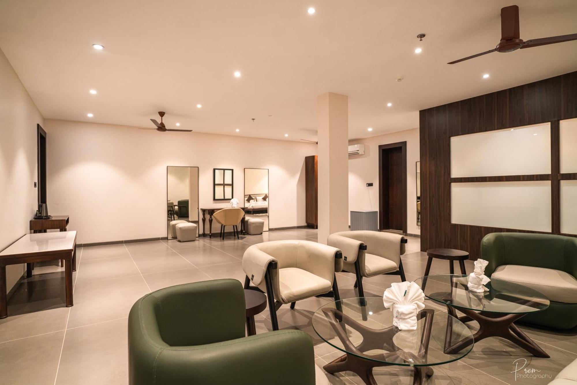 Hotel Omaya Garden Rāipur Eksteriør billede