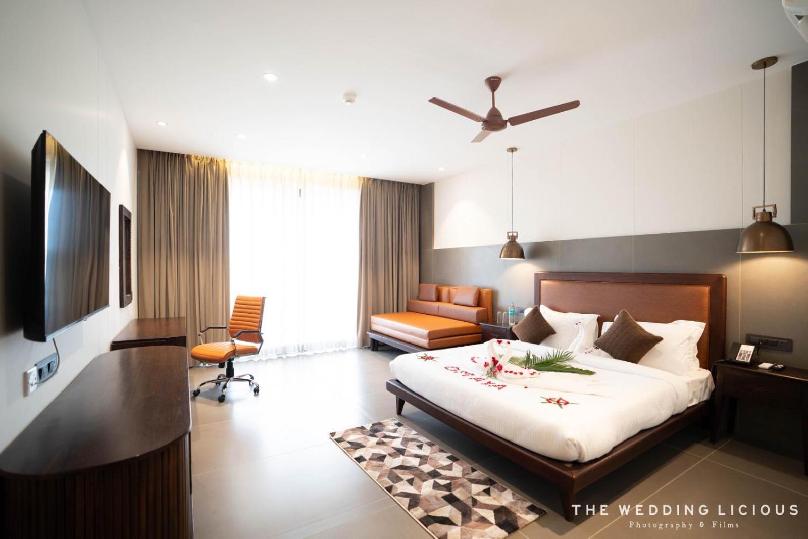 Hotel Omaya Garden Rāipur Eksteriør billede