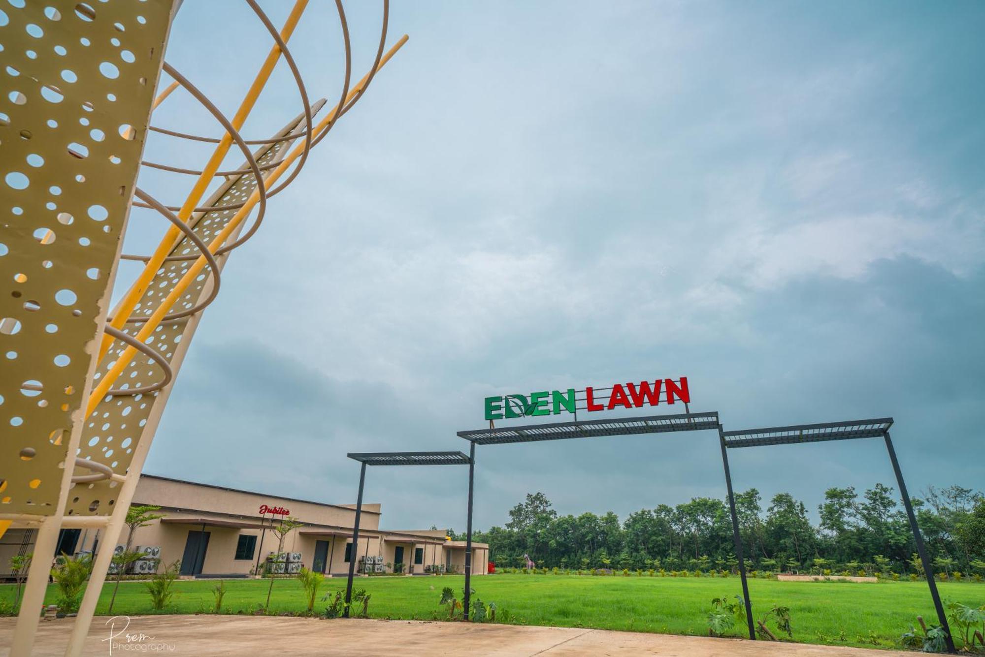 Hotel Omaya Garden Rāipur Eksteriør billede